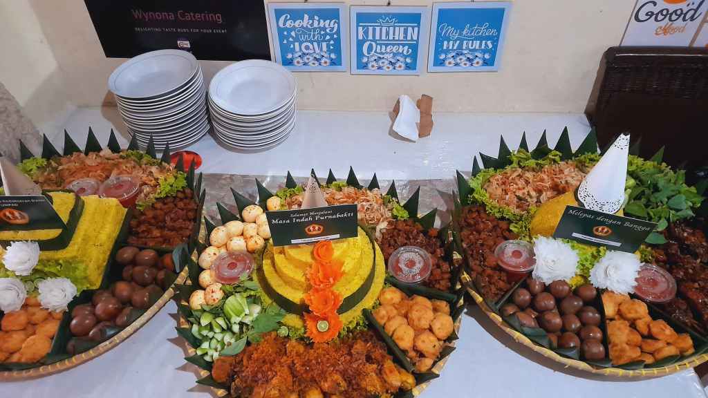 Nasi tumpeng untuk acara tasyakuran anda di wilayah catering jatinangor, catering rancaekek, catering cileunyi, catering tanjungsari, catering cicalengka, catering bandung timur